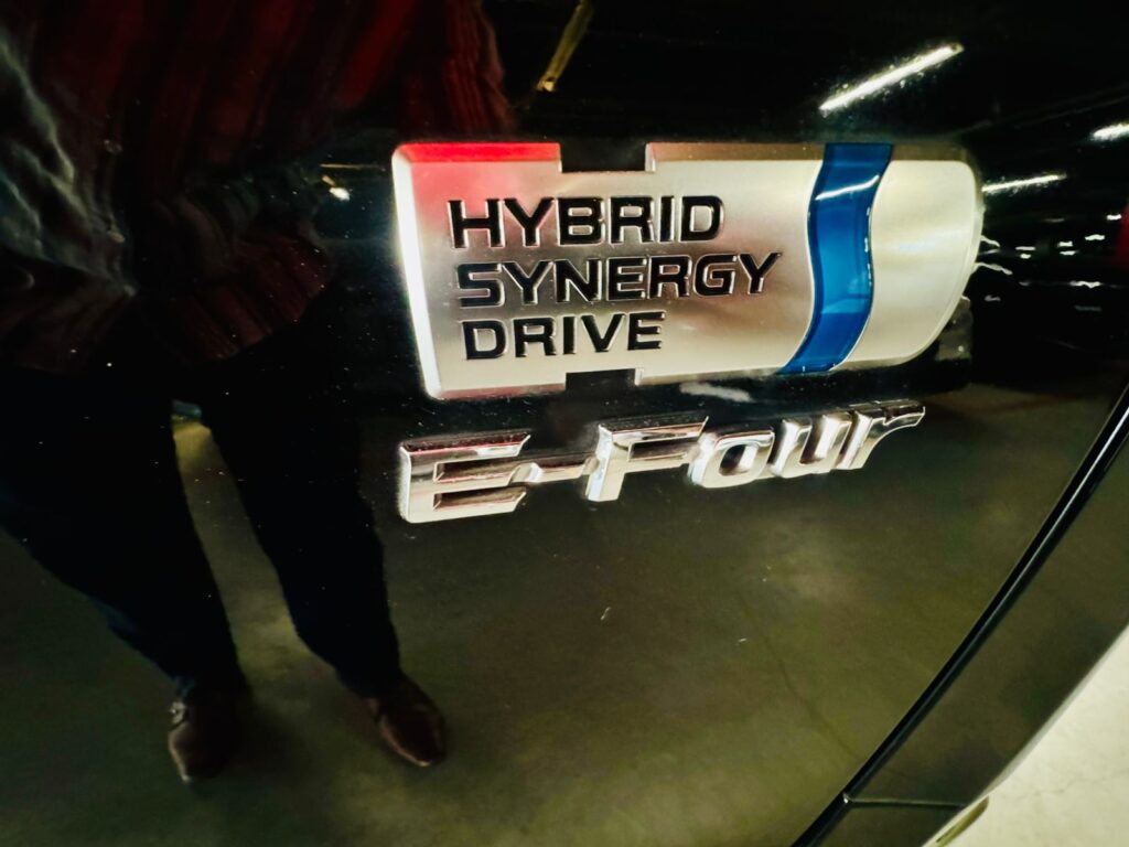 Alphard hybrid (1)