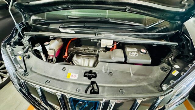 Alphard hybrid (4)