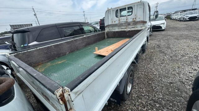 Mitsubishi Fuso Canter (1)