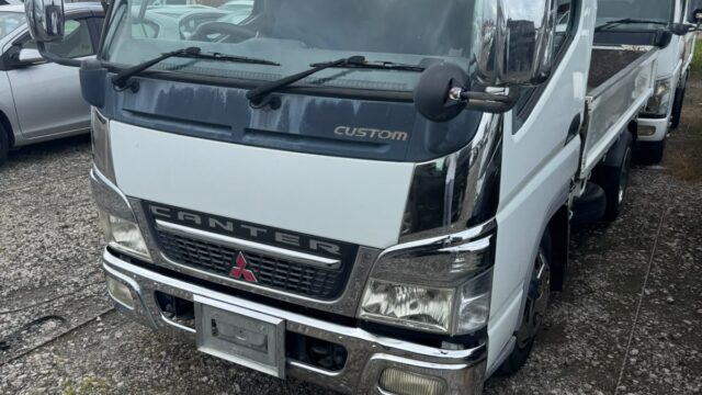 Mitsubishi Fuso Canter (3)