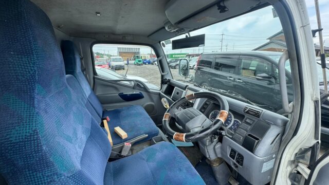 Mitsubishi Fuso Canter (5)