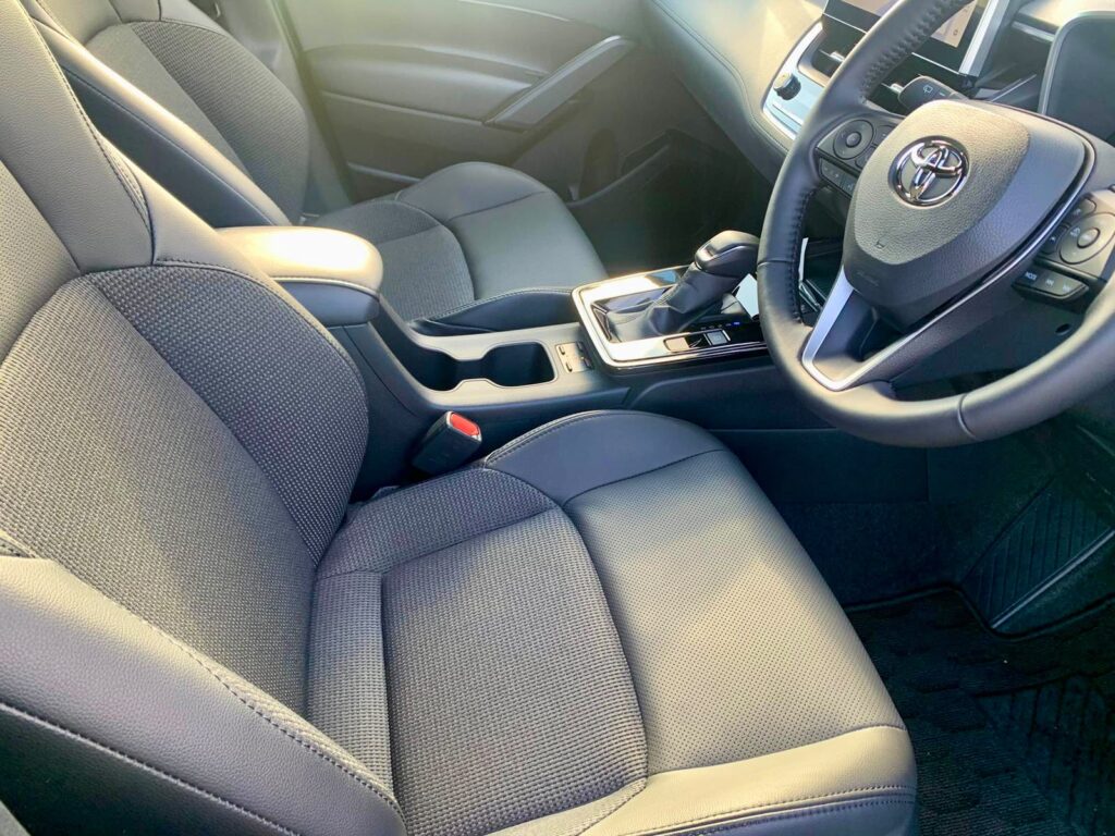 toyota cross hybrid (6)