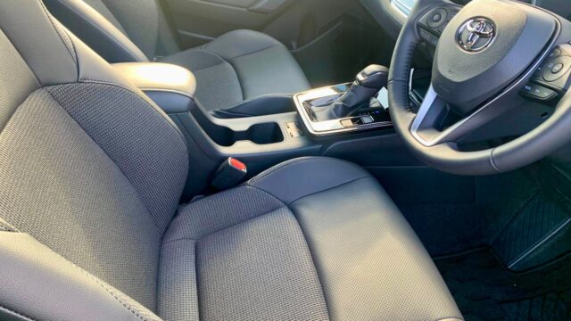 toyota cross hybrid (6)