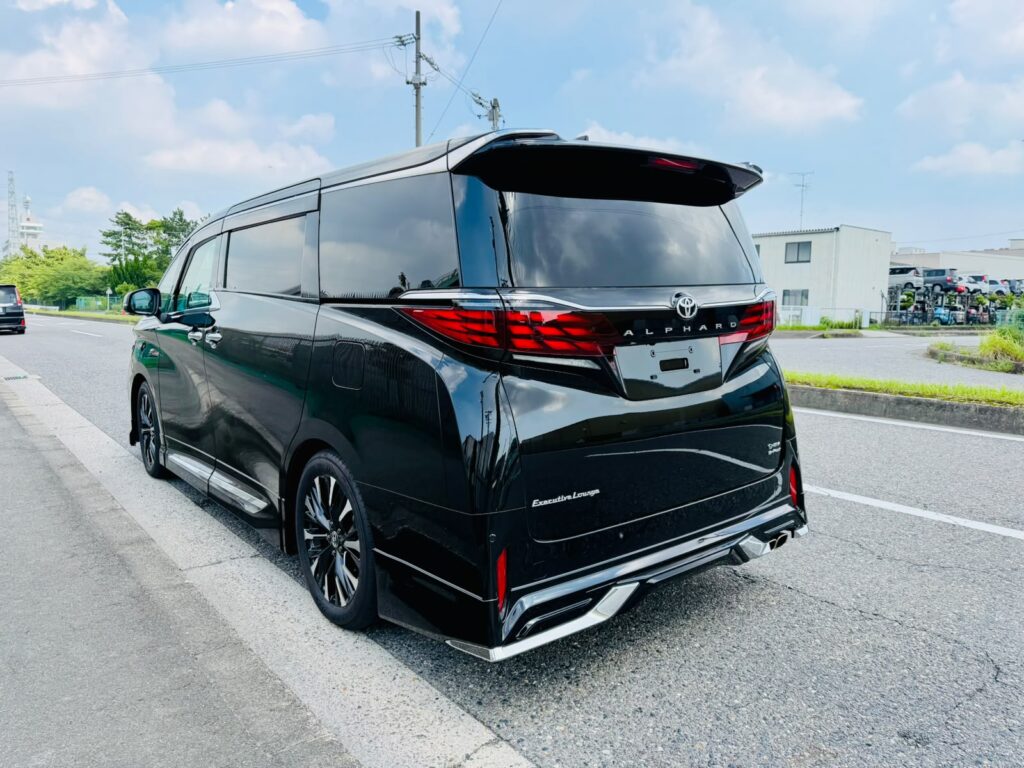 Totyota Alphard (10)