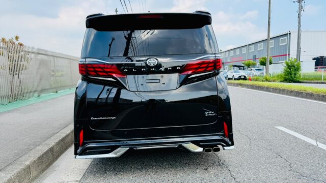 Totyota Alphard (12)