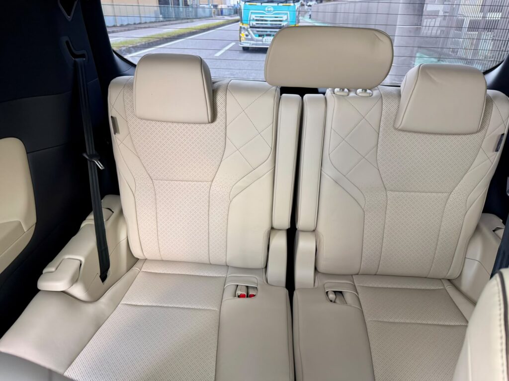 Totyota Alphard (13)