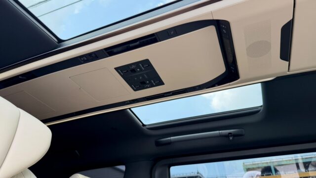 Totyota Alphard (2)