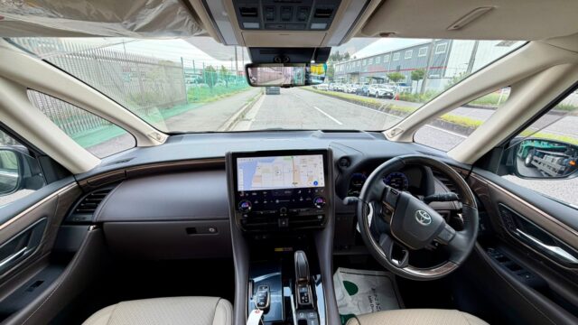 Totyota Alphard (4)