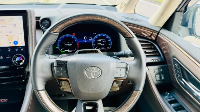 Totyota Alphard (6)