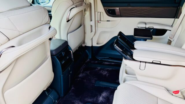 Totyota Alphard (8)