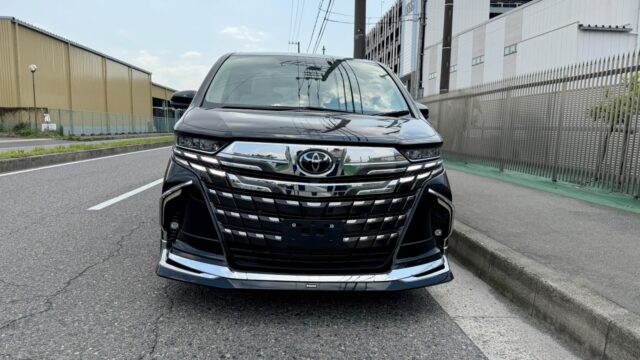 Totyota Alphard (9)